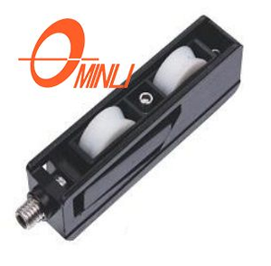 Factory Price Zinc Bracket Double Plastic Pulley for Door (ML-FD004)